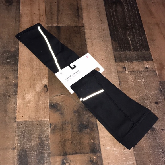 Lululemon In A Flash Armwarmer Black - Picture 6 of 6